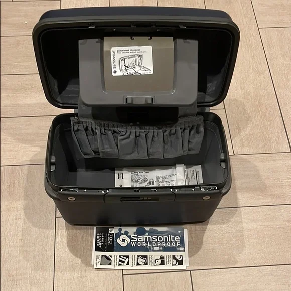 Samsonite 7000 Series Personal Carry-On Case, Midnight Blue, Vintage 90s - Picture 4 of 4